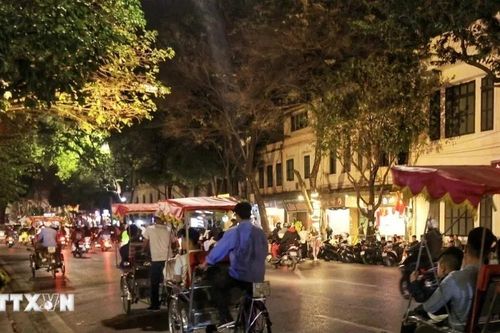 'Chặt chém' 1,2 triệu đồng cho tour xích lô vòng quanh phố cổ Hà Nội