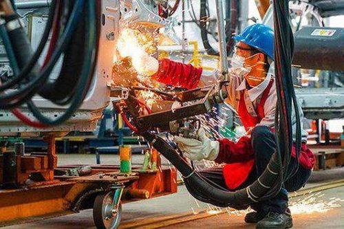 Chuyên gia: Tăng trưởng quý III có thể đạt trên 8%, nhưng vẫn cần thận trọng