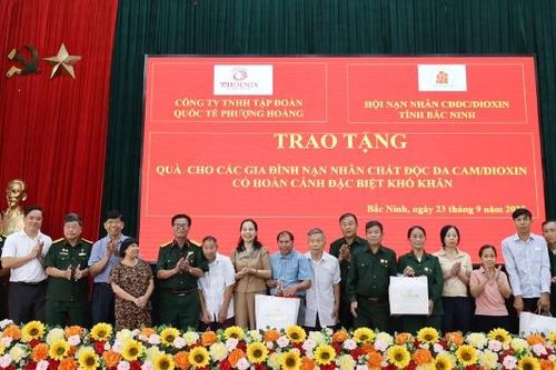 Bắc Ninh: Trao quà cho các gia đình nạn nhân da cam/dioxin có hoàn cảnh đặc biệt khó khăn