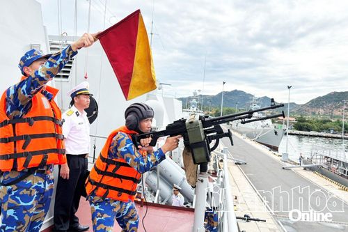Bộ Tư lệnh Vùng 4 Hải quân kiểm tra công tác sẵn sàng chiến đấu tại Lữ đoàn 162
