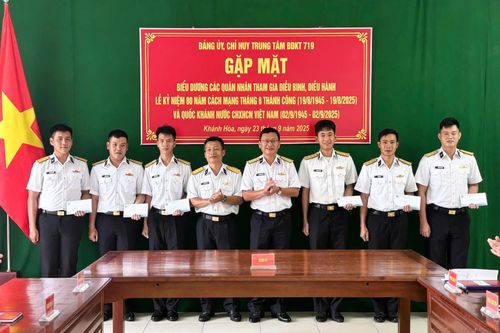 Trung tâm Bảo đảm kỹ thuật 719: Gặp mặt, biểu dương quân nhân tham gia diễu binh, diễu hành A80