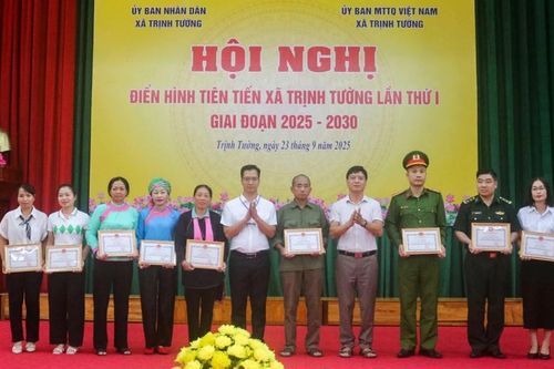 Xã Trịnh Tường biểu dương điển hình tiên tiến