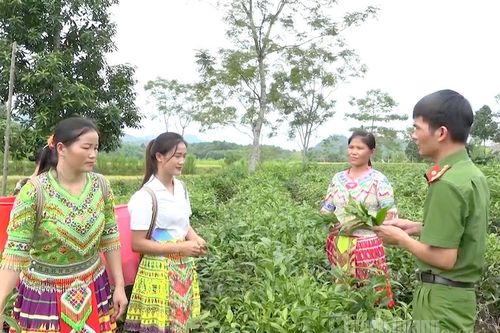 Đồng bào tôn giáo hướng về Đại hội Đảng