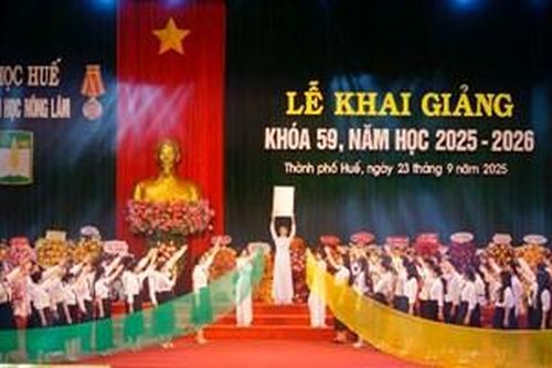 Gần 1.200 tân sinh viên tham gia lễ khai giảng Trường Đại học Nông Lâm