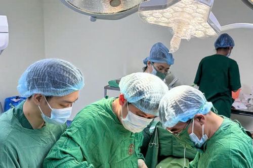 Cứu sống thiếu niên 16 tuổi vỡ gan, mất 2,5 lít máu sau chấn thương bụng kín
