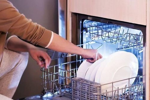 Thương hiệu máy rửa bát nào đáng tin cậy cho gia đình Việt?