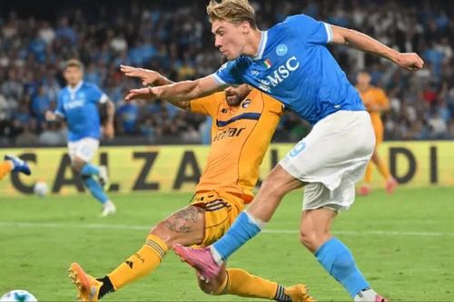 Napoli đòi lại ngôi đầu bảng Serie A