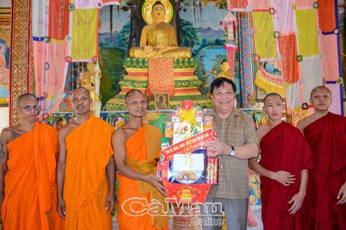 Chăm lo, tri ân Mẹ VNAH và đồng bào Khmer nhân lễ Sene Dolta