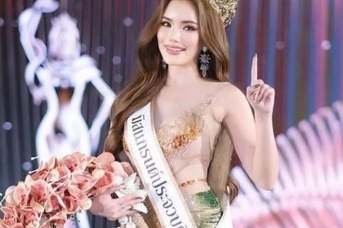 Một hoa hậu bị tước vương miện vì lộ clip 'nóng' sau khi đăng quang