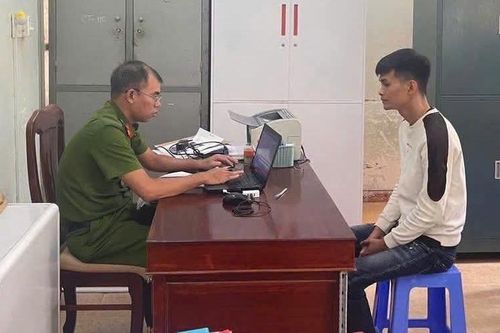Công an triệu tập nam thanh niên đánh thai phụ và hỏi 'biết tao là ai không?'