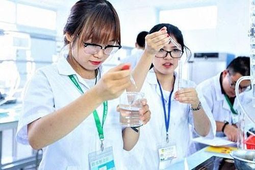 Mở rộng chính sách hỗ trợ học phí, học bổng cho sinh viên y khoa