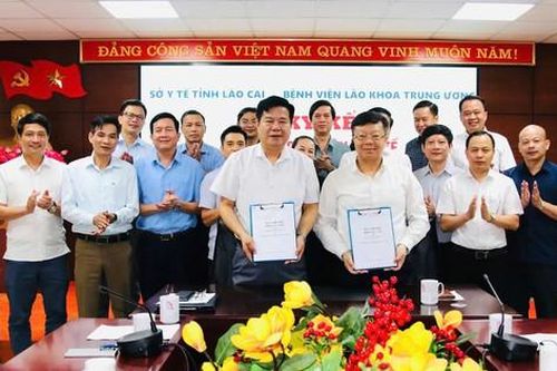 Bệnh viện Lão khoa Trung ương ký kết hợp tác toàn diện với Sở Y tế Lào Cai