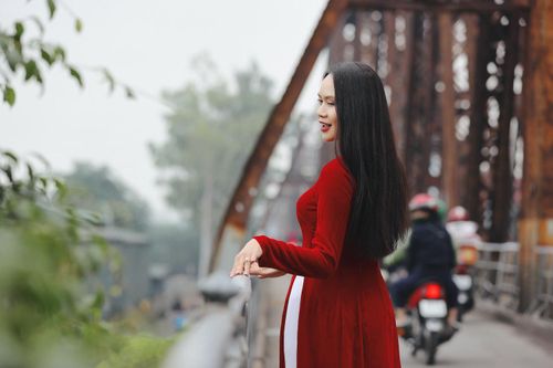NSND Mai Hoa: Giọng nữ trầm quý hiếm đã 'vút bay' với 'Hà Nội cờ hoa'