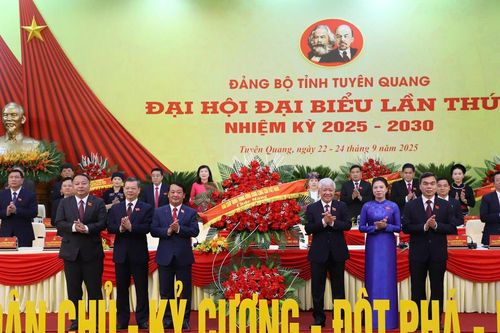 Chủ tịch Đỗ Văn Chiến: Đồng lòng, chung sức xây dựng tỉnh Tuyên Quang ngày càng phát triển