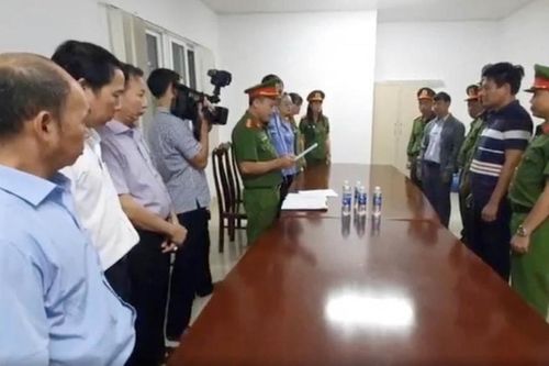 Khởi tố 2 trưởng khoa vụ tán sỏi laser bằng máy hỏng ở Đắk Lắk