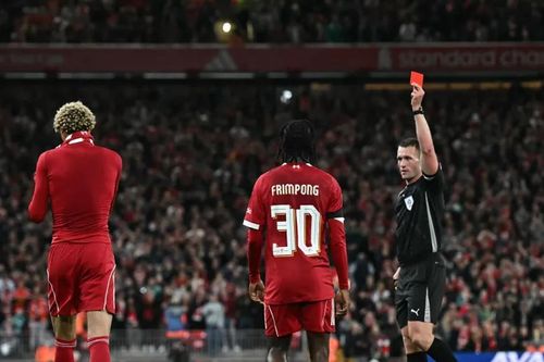 Cúp Liên đoàn Anh: Ekitike ghi bàn cho Liverpool rồi dính thẻ đỏ; Chelsea thắng ngược trên sân khách