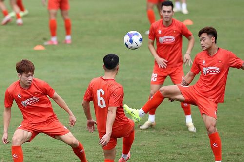 Tin nóng bóng đá Việt Nam hôm nay 24/9: Đội tuyển Việt Nam tập trung ngày 4/10; Tuyển thủ U18 Việt Nam phẫu thuật thành công