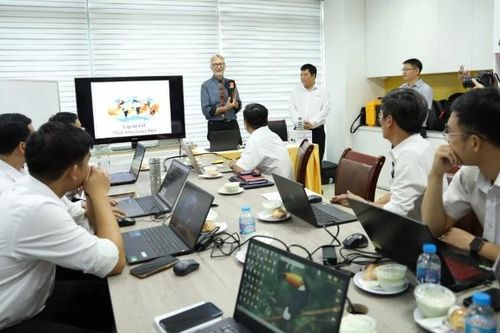 EVNHCMC phối hợp đào tạo chứng chỉ quốc tế kiểm tra nhiệt độ bằng camera nhiệt cho các kỹ sư