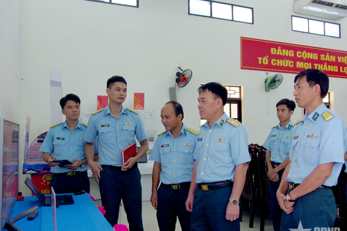 Quân chủng Phòng không - Không quân kiểm tra xây dựng đơn vị vững mạnh toàn diện 'mẫu mực, tiêu biểu' tại Sư đoàn 377