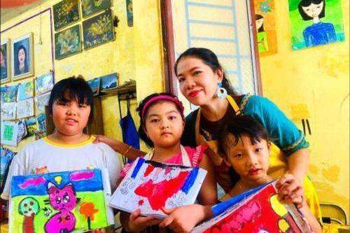 20 năm gieo tình yêu mỹ thuật cho học trò tiểu học