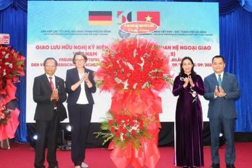 Tìm kiếm thêm cơ hội mới trong giao lưu nhân dân, kinh tế và văn hóa Việt Nam - Đức