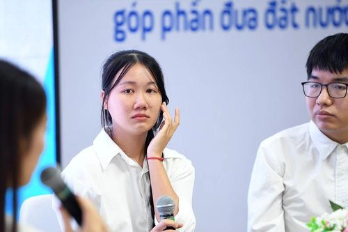 Những giấc mơ không lụi tắt từ học bổng 'Vững tương lai'