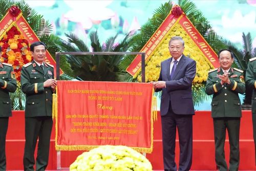 Thi đua để tạo đột phá mới trong xây dựng quân đội cách mạng