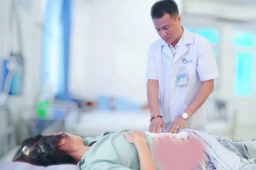 U xơ tử cung nặng 3,5 kg gây thiếu máu nặng, chèn ép niệu quản 2 bên
