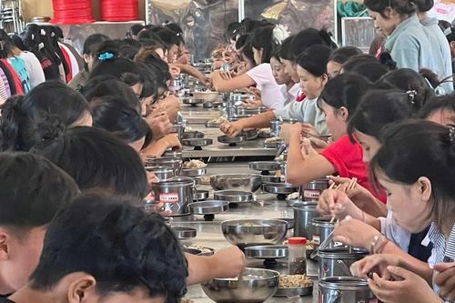 Ẩn số trong bữa ăn nội trú ở Mường Nhé: Khi niềm tin thay thế cơ chế giám sát?