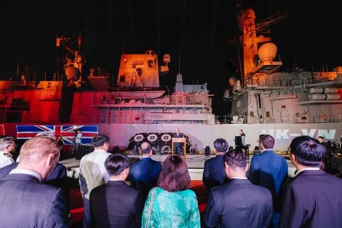 Tàu HMS Richmond của Hải quân Anh thăm Việt Nam