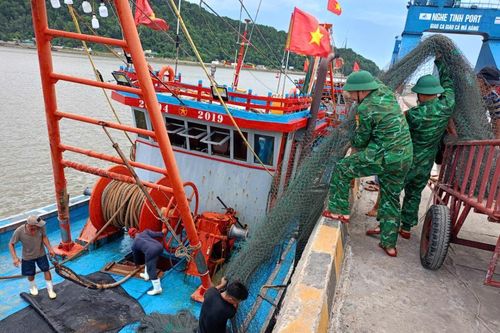 Nghệ An: Ban hành lệnh cấm tàu thuyền ra khơi để ứng phó với bão số 9