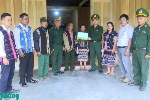 Những mái ấm đong đầy nghĩa tình trên biên giới
