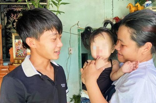 Chính thức miễn chấp hành án tù cho người chồng 'quan hệ' khi vợ chưa 16 tuổi