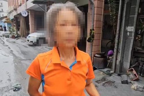 Cụ bà 87 tuổi bị bùn lũ vùi lấp trong căn nhà cấp 4, con gái nói điều xót xa