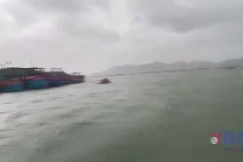 Thường trực Ban Bí thư chỉ đạo ứng phó với bão số 9