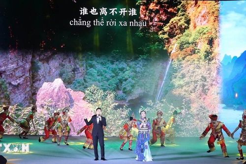 Thắt chặt tình hữu nghị Việt-Trung qua chương trình nghệ thuật tại Đà Nẵng