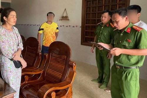 Khởi tố 'tú bà' điều hành đường dây mại dâm chuyên cung cấp cho quán karaoke