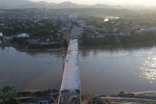 Cầu Phong Châu hoàn thiện những hạng mục cuối, chuẩn bị khánh thành