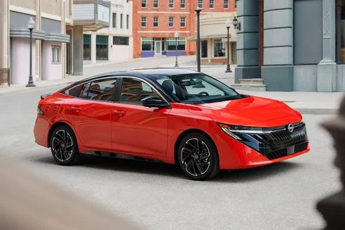 Nissan giới thiệu xe sedan hạng C cạnh tranh với Toyota Corolla, Honda Civic