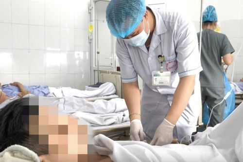 Nam thanh niên bị thủng ruột chỉ vì một mảnh xương cá