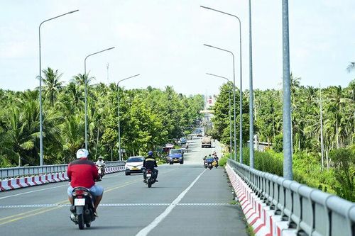 Qua miền Tắc Cậu