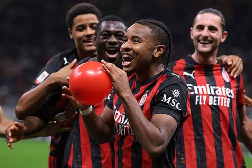 Milan hủy diệt 10 người Lecce, tiến vào vòng 1/8 Coppa Italia