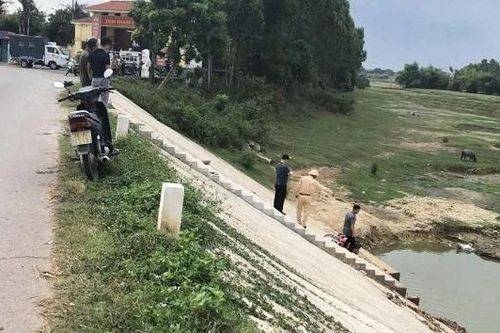 Tai nạn giao thông do tự ngã, một phụ nữ tử vong