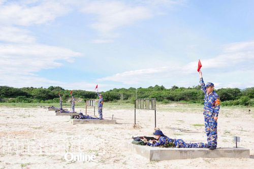 Lữ đoàn 685, Vùng 4 Hải quân kiểm tra bắn đạn thật súng bộ binh