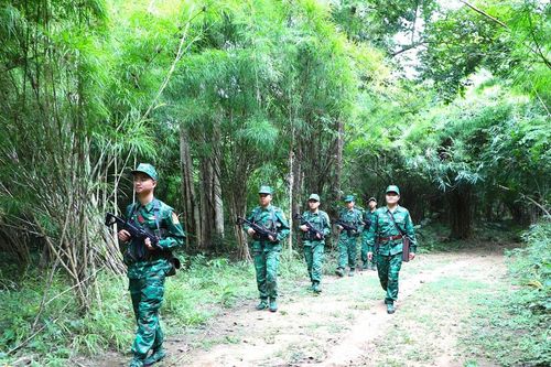 Thắm tình quân dân, vững vàng nơi biên cương