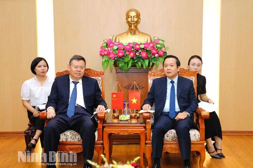 Đồng chí Chủ tịch UBND tỉnh tiếp xã giao Đoàn đại biểu tỉnh Hồ Bắc, Trung Quốc