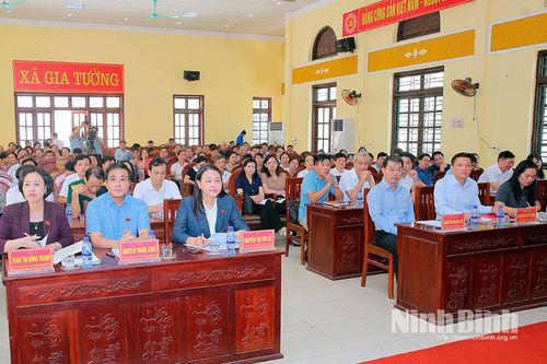 Đoàn đại biểu Quốc hội tỉnh tiếp xúc cử tri tại xã Gia Tường