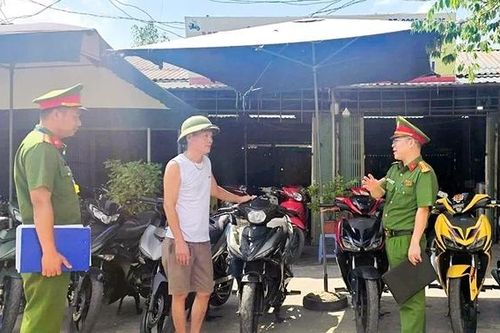 Xã Bình Xuyên lập lại trật tự hành lang an toàn giao thông