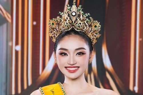 Hoa hậu Yến Nhi: Tôi thấy mình may mắn và mắc nợ mẹ cha