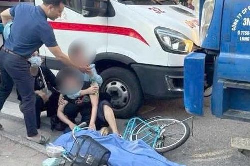 Bản tin TNGT 24/9: Nam sinh lớp 6 tử vong sau va chạm với xe tải ở Hà Nội